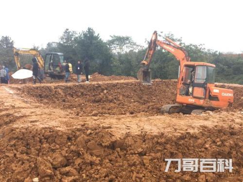 挖机学徒一般要学多久（学挖机需要多少学费）