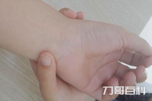 每天50个俯卧撑一个月效果图（为什么俯卧撑不能天天做）