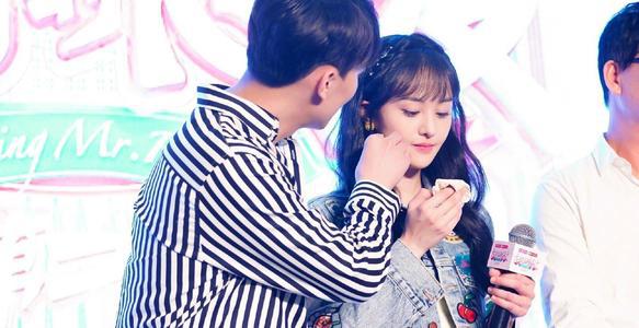 郑爽再报牵涉税务问题引热议 郑爽PUA张恒?网友曝更多实锤