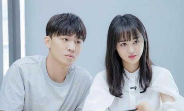 郑爽张恒生娃事件始末介绍:张恒晒孩子出生证明引热议 郑爽疑似代孕发声了吗?