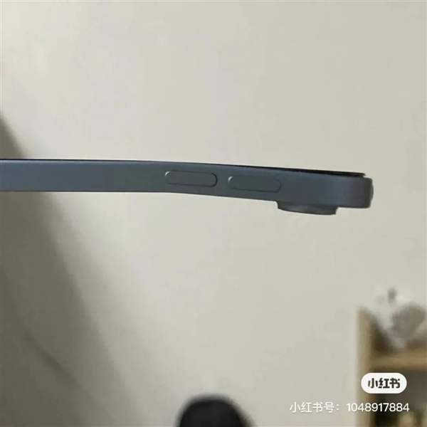 一不小心 我发现我的iPad竟然变弯了？！
