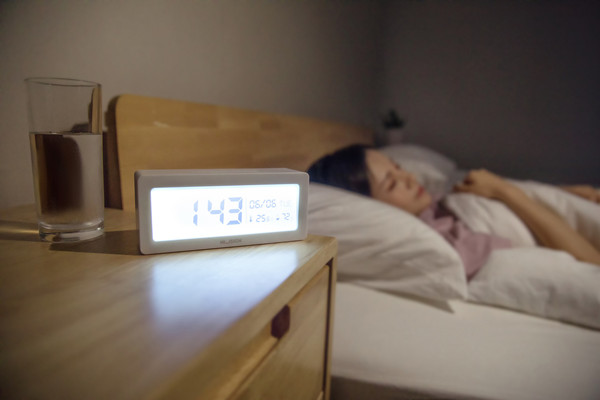 女性深夜睡眠1.jpg