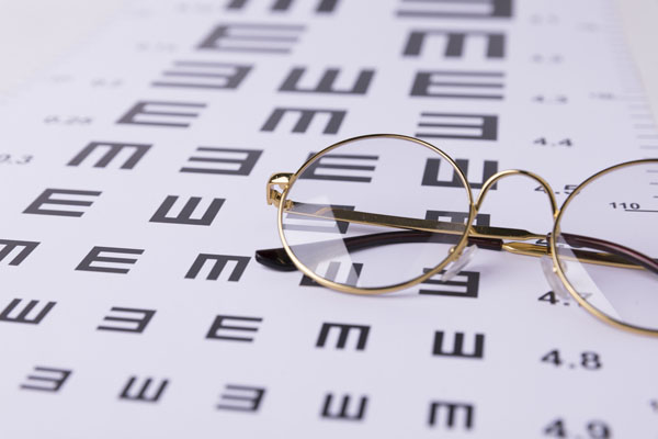 摄图网_501122315_banner_视力表和近视眼镜（企业商用）.jpg